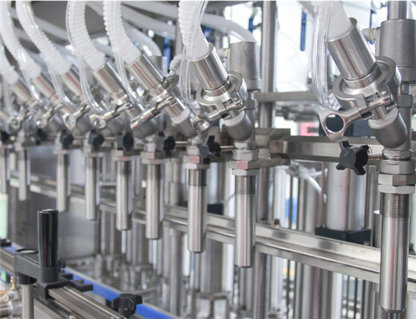 Zeskops automatische rechte vloeistof vulmachine